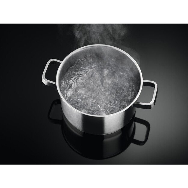Indukcinė kaitlentė Electrolux LIV63431BK 2