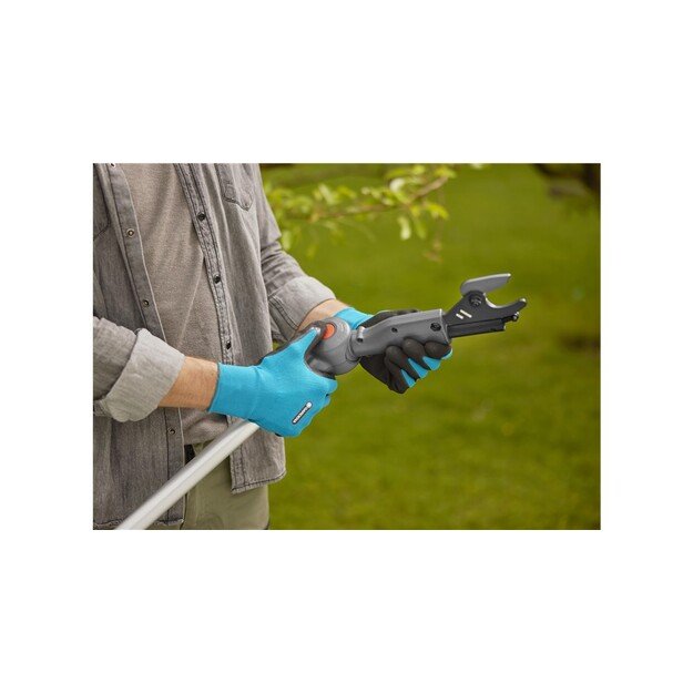 Akumuliatorinės teleskopinės genėjimo žirklės Gardena HighCut 250/18V P4A paruo&scaron;tas naudojimui rinki 6