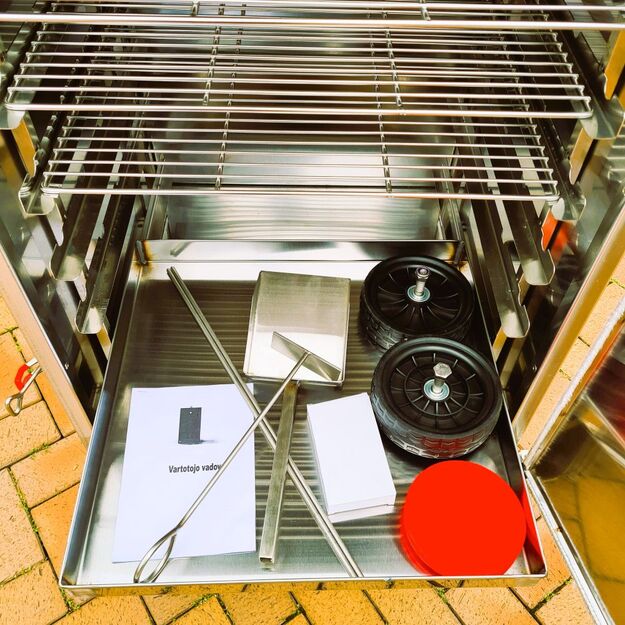 Rūkykla su ratukais ROYAL GRILL 200L INOX nerūd. plieno+DOVANOS 2