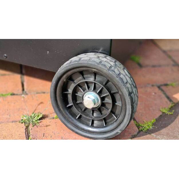 Rūkykla Royal grill 200L su nerūd. plieno grotelėmis ir ratukais + DOVANOS 3