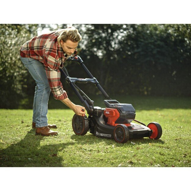Akumuliatorinė vejapjovė savaeigė Skil GM1E0151BA, 46 cm 1