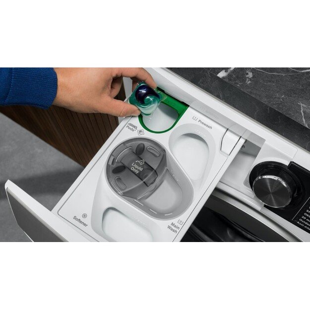 Skalbimo ma&scaron;ina su džiovinimo funkcija AEG LWR85865O 2